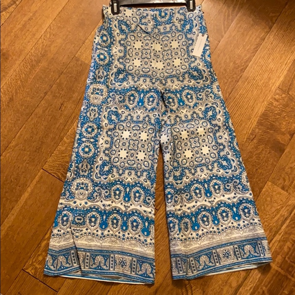 Sassy Palazzo Pants! Size 0. NWT! 🔥❤️🔥